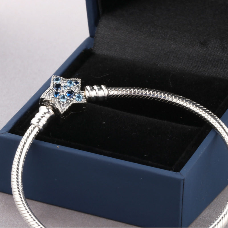Bracelet avec fermoir étoile bleue en argent
